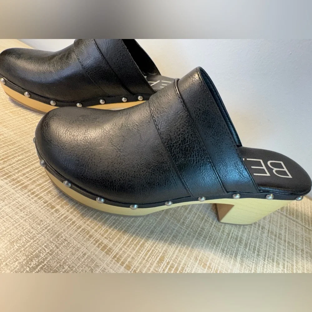 Beach by Matisse Black Clogs with Silver Studs Tan Bottom Size 9 - Picture 5 of 13